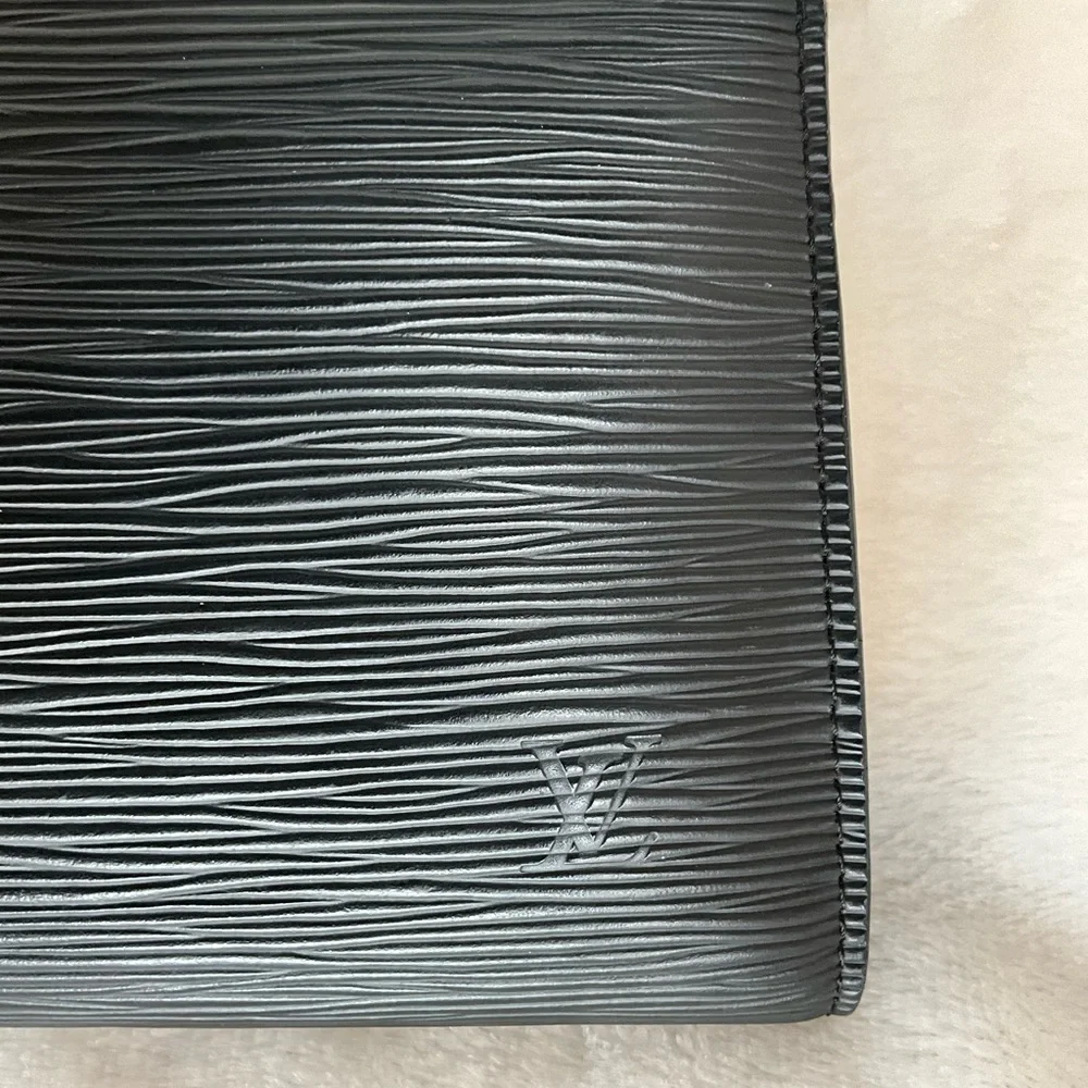 Louis Vuitton Black Epi Pochette Accessories - Picture 2 of 16